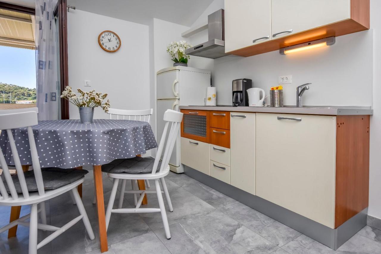 Apartments Sime Рогозница Экстерьер фото