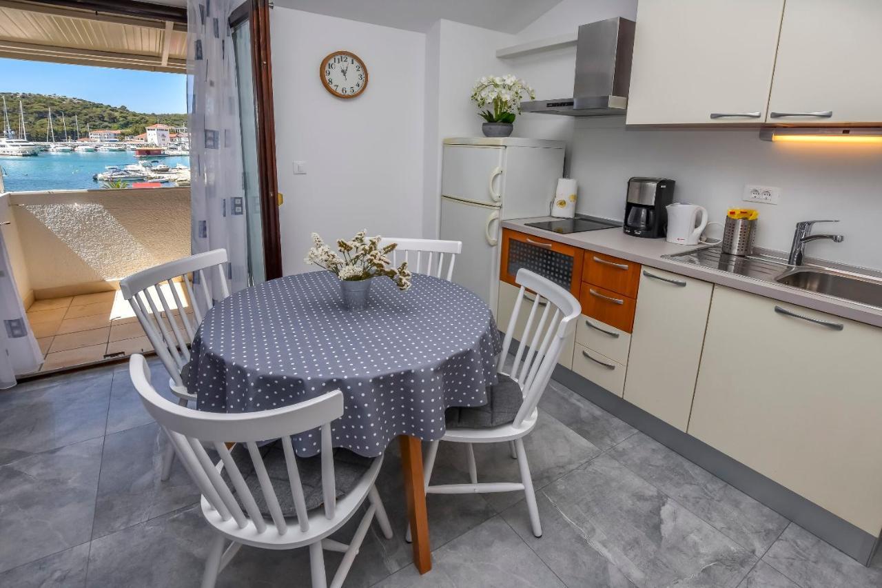 Apartments Sime Рогозница Экстерьер фото
